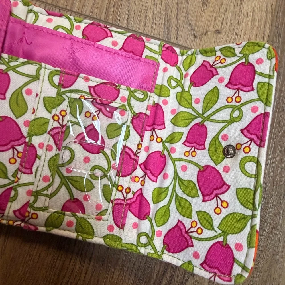 Vera Bradley Lilli Bell Euro Wallet Trifold Clutch Retired Pink Floral Quilted - Picture 5 of 10